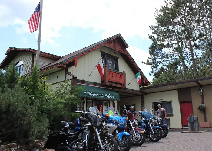Riverside Motel